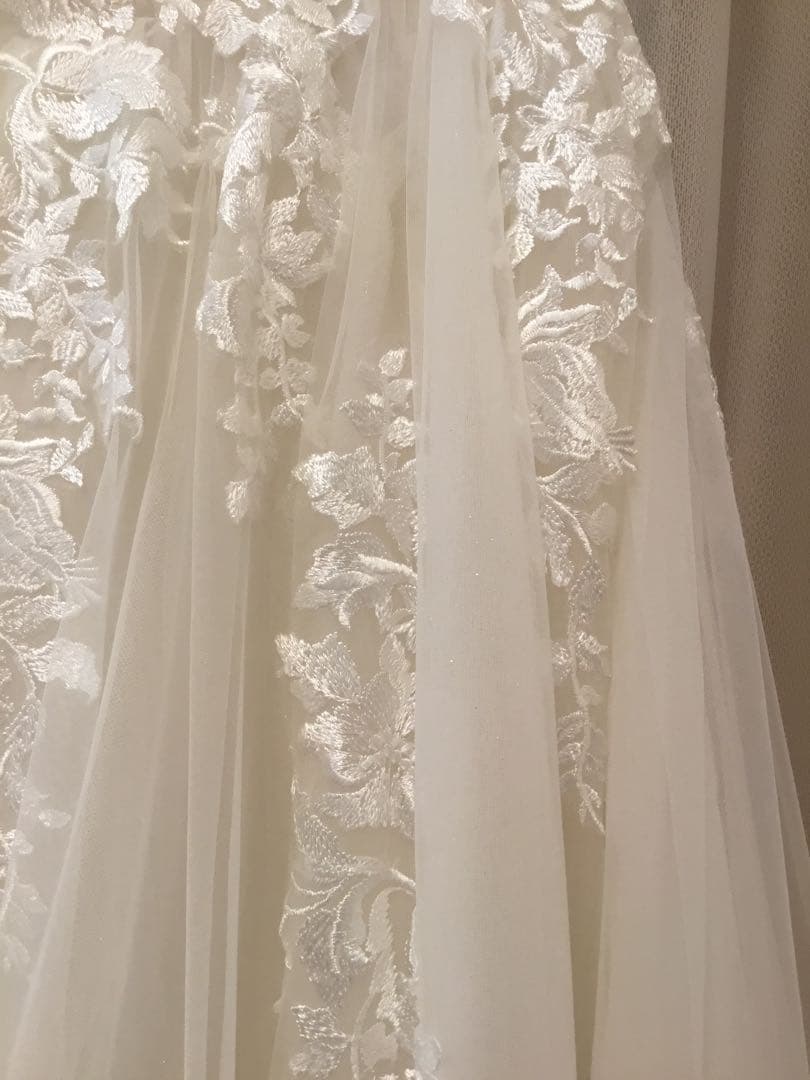 YNS WEEDINGオフショルダー ホワイト ウェディングドレス