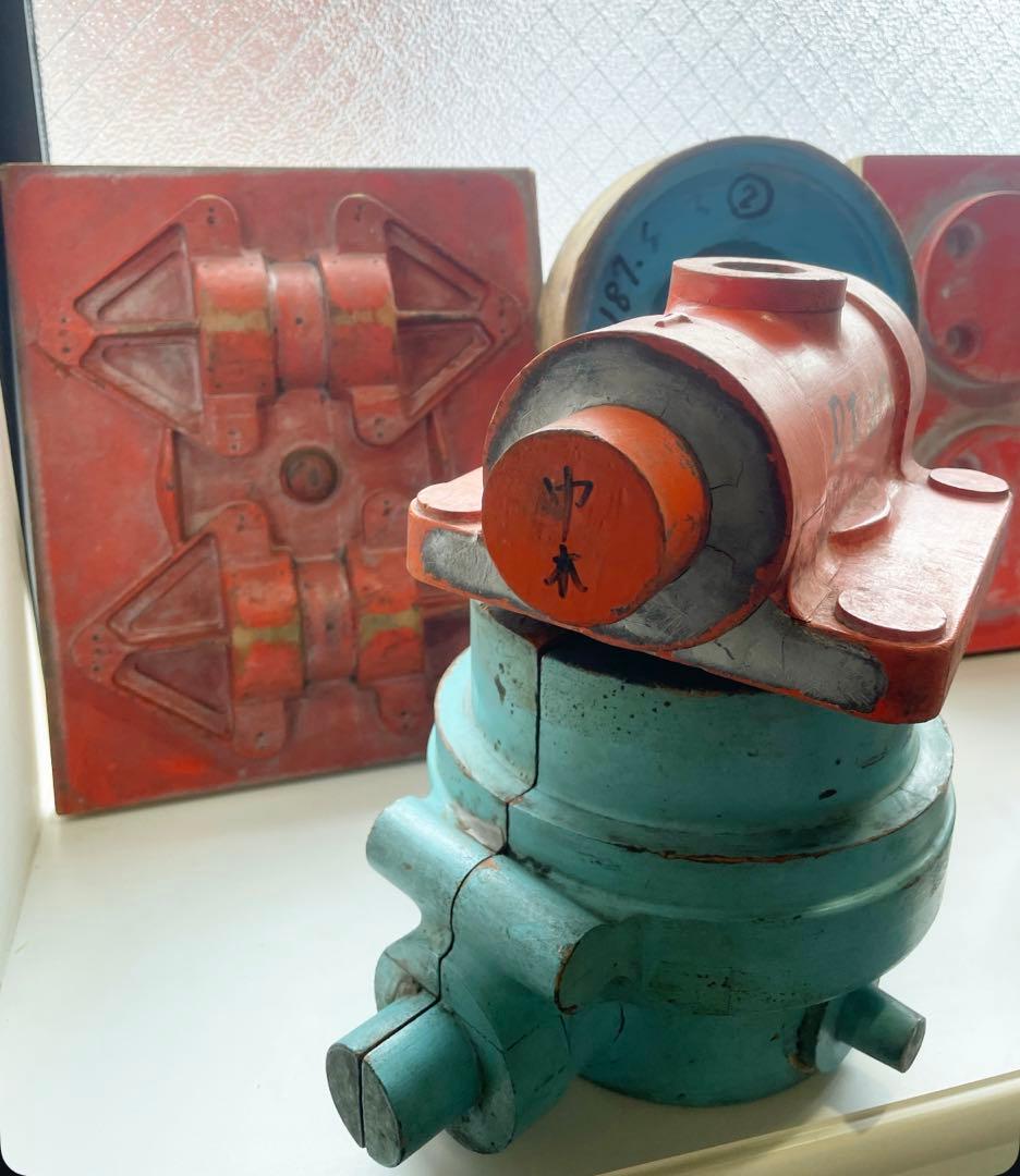 昭和レトロ 木製 型 工業型 木彫り 彫刻 オブジェ 11個 詳細不明。