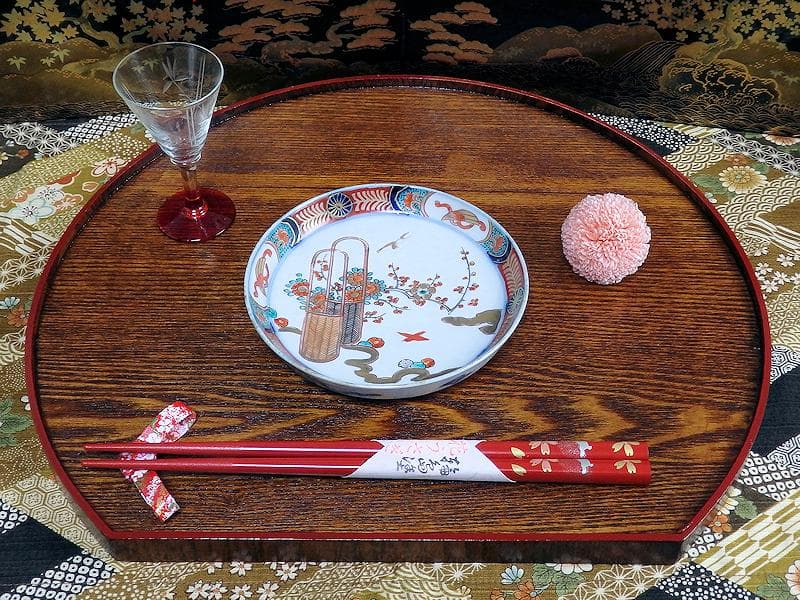 古伊万里 金襴手 花鳥紋に花籠の図 縁高4寸皿