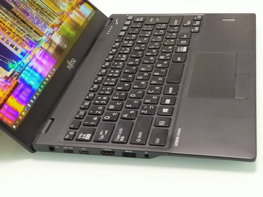 ②超美品中古、超軽量777gのブラック色の富士通LIFEBOOK U939/B