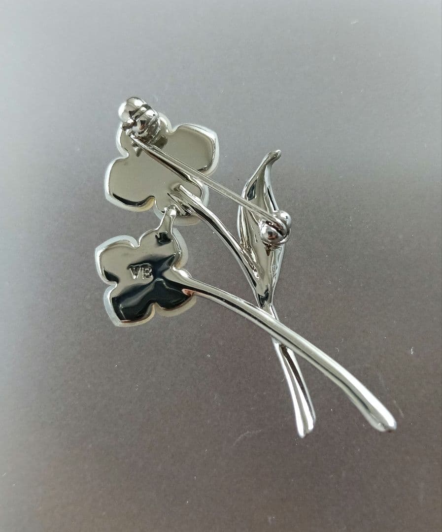 ヴァンドームブティック シェルブローチ