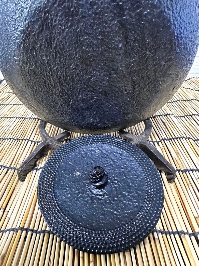 USED品 南部雲南堂鍋元造 15型丸平形アラレ 鉄瓶 南部鉄瓶 南部