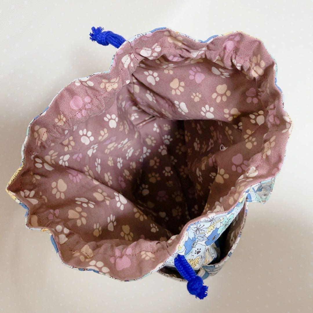 チャッピー。 テントポーチ パッチワーク猫生地 巾着付きトートバッグ