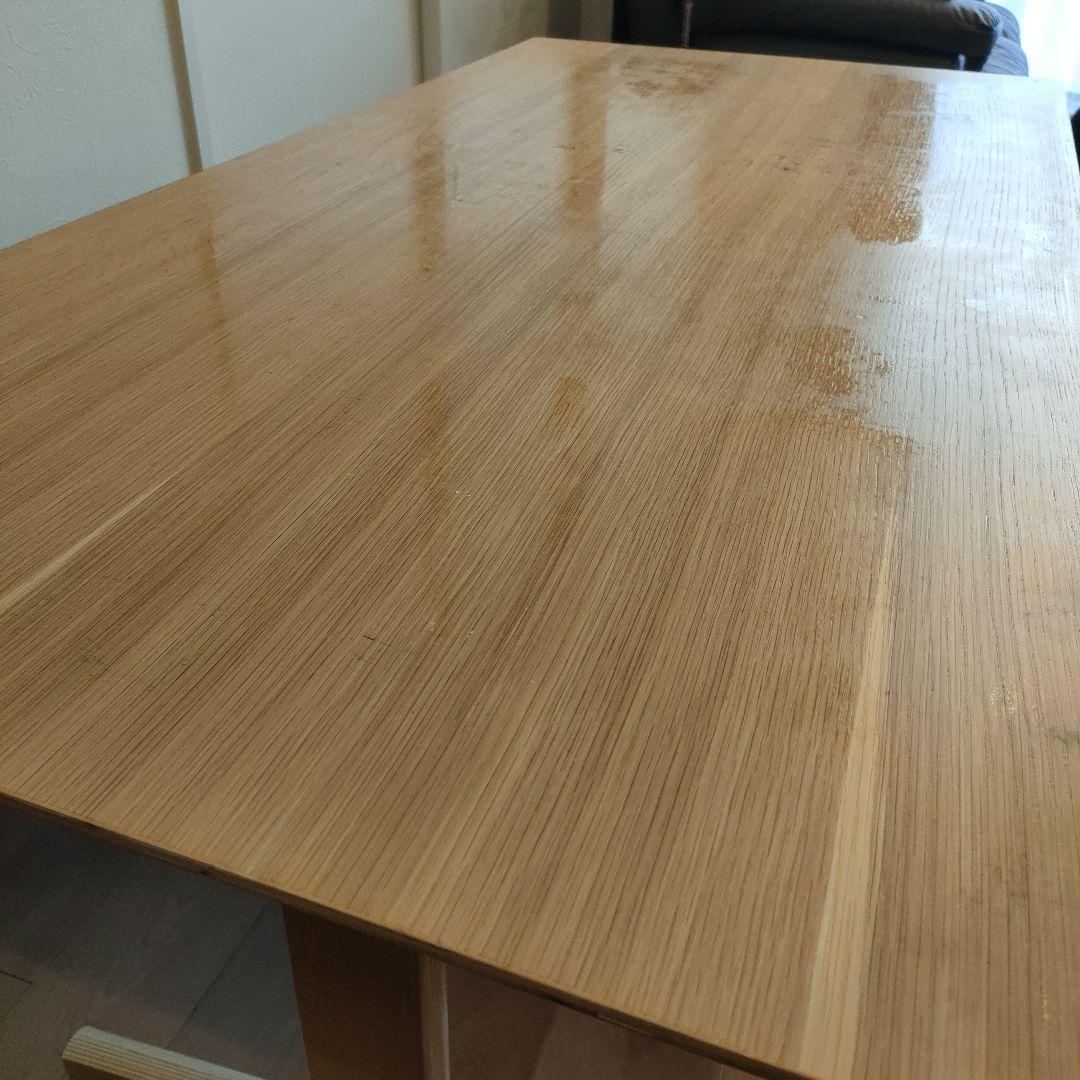 リビングでもダイニングでもつかえるテーブル