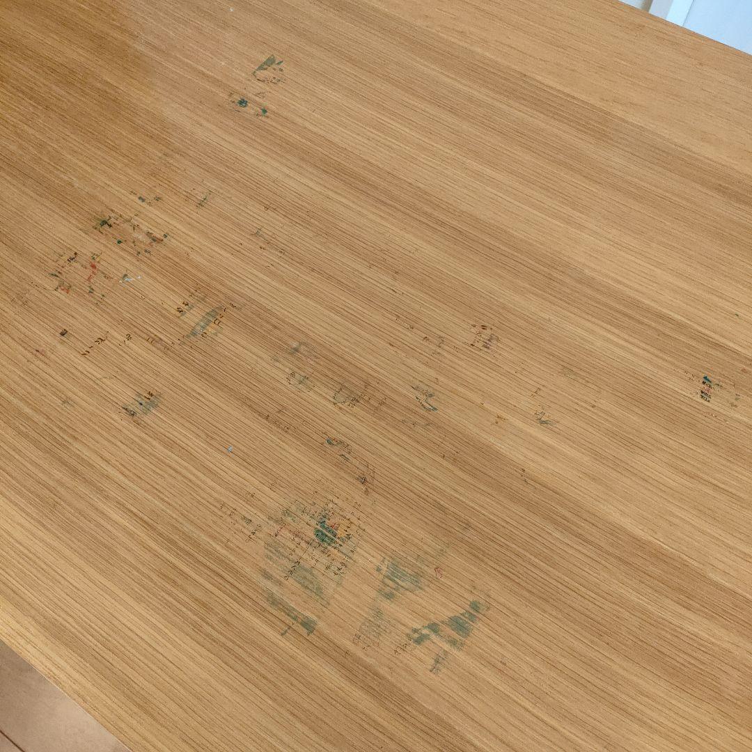 リビングでもダイニングでもつかえるテーブル