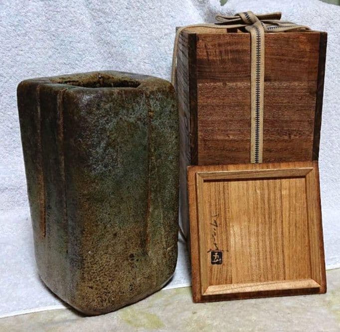 河本五郎造花入T147