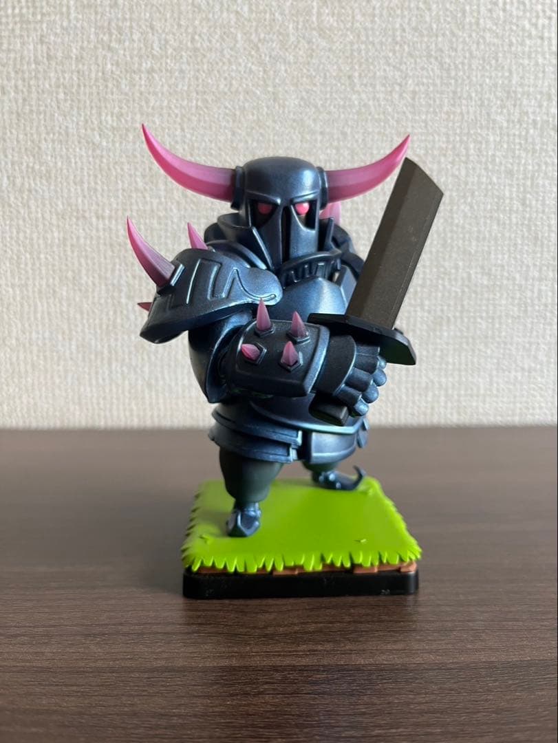 クラロワ クラクラ ペッカ フィギュア Amazon.co.jp: 【supercell公式フィギュア】 P.E.K.K.A（ペッカ