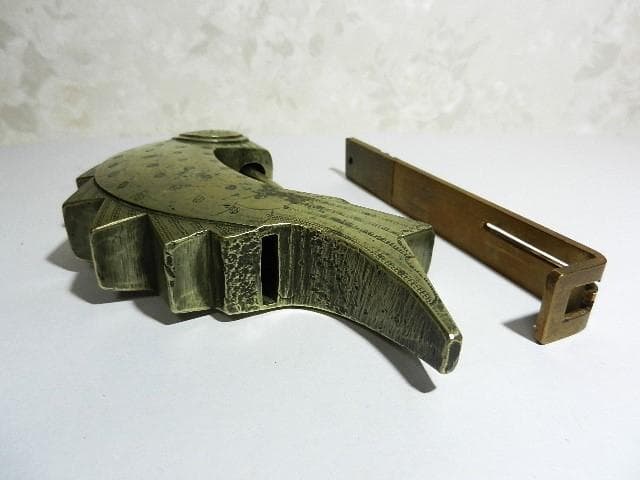 李朝（李氏朝鮮）のアンティーク魚型錠前 李朝（李氏朝鮮）の