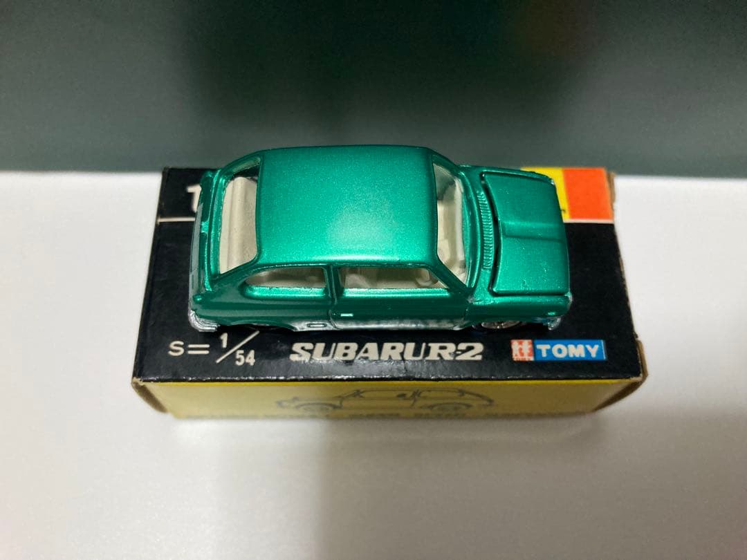 トミカ　No. 9 日本製　スバル　R-2 白シート 緑色指名箱