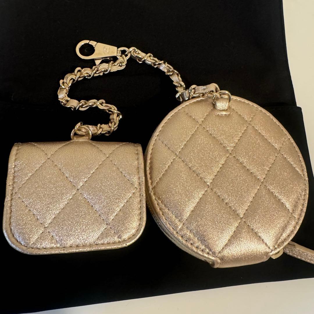 イヤーズギフト CHANEL ゴールド ケース AirPodsケース