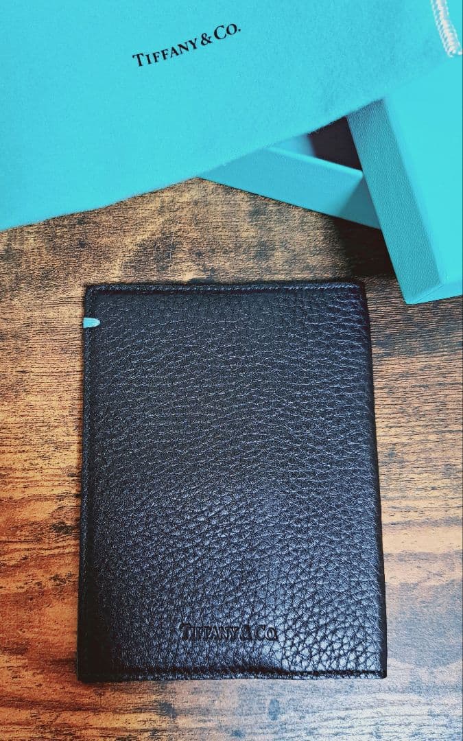 Tiffany & Co.】旅行を彩る上品なパスポートケース ティファニー