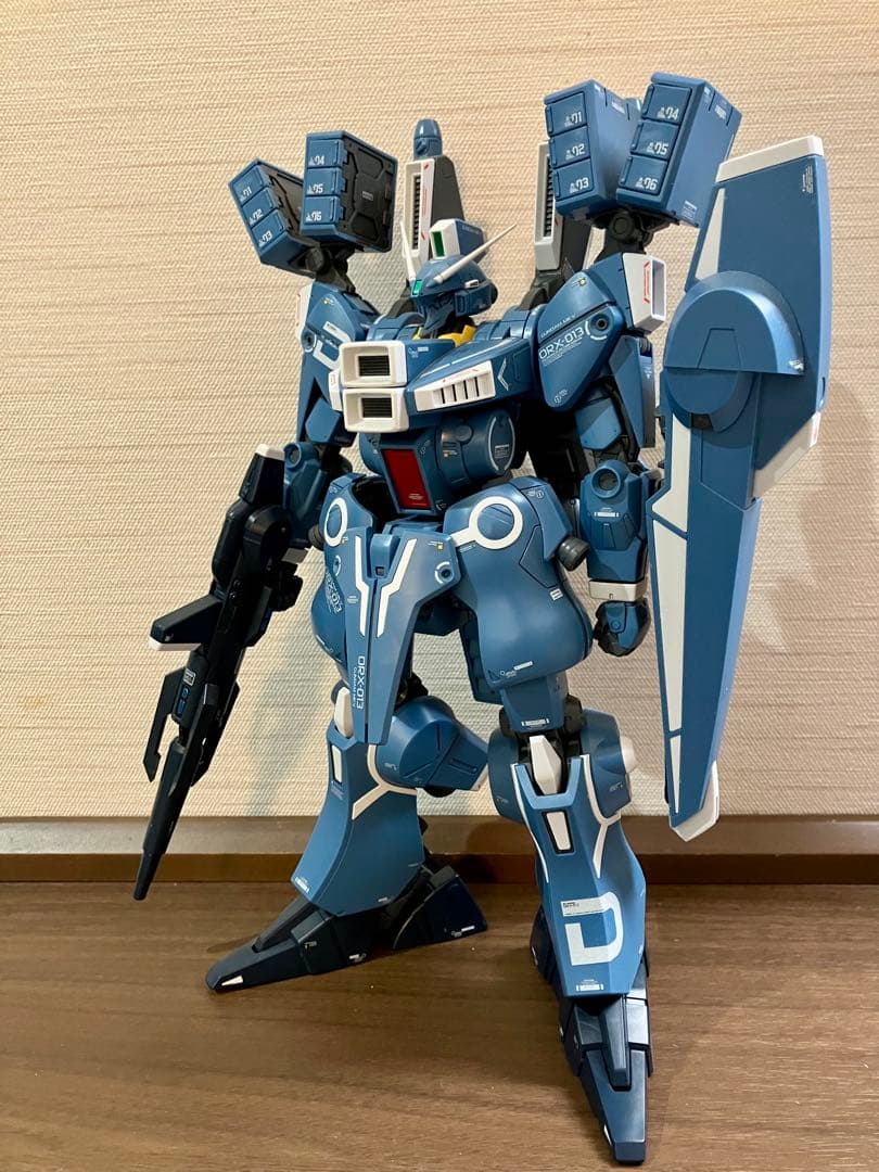 MG ガンダム Mk-v 完成品 プレミアムバンダイ 1/100