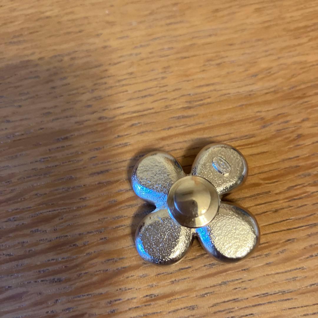 シャネル クローバ＾ツィードピンブローチ 2個