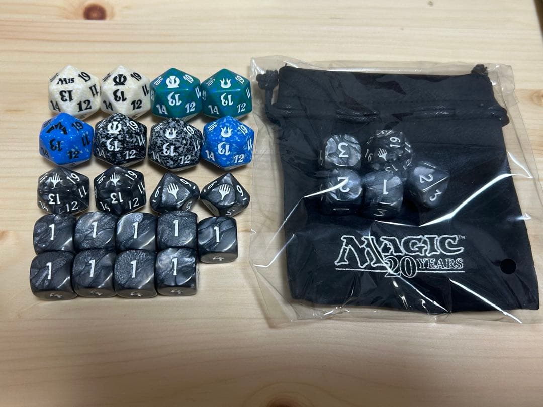即決◎ Magic: The Gathering 20 Years ダイスセット - メルカリ