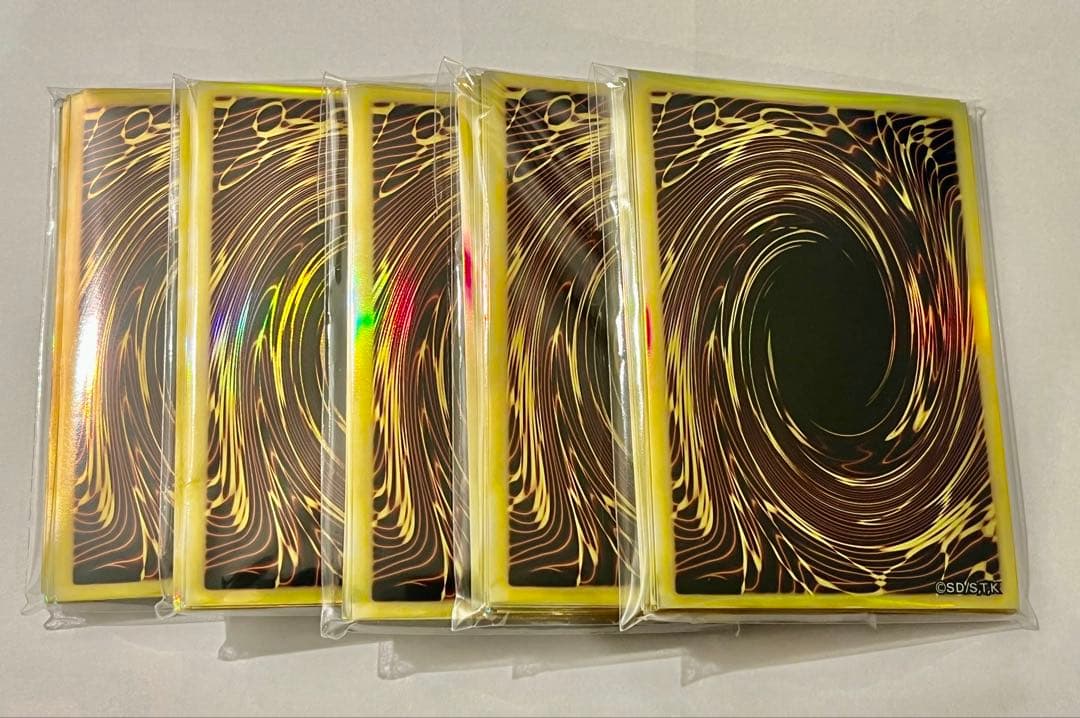 遊戯王 共通面 金色 スリーブ 計100枚 - メルカリ