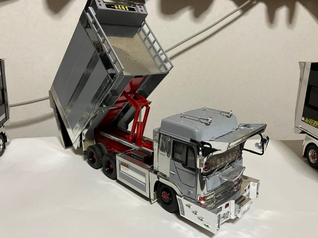 デコトラ・デカ箱ダンプ・プロフィア・1／32・完成品・プラモデル