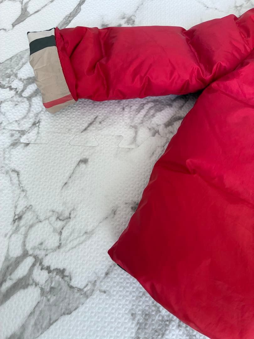 Burberry 赤 チェック柄 ダウンコート98㌢8Y