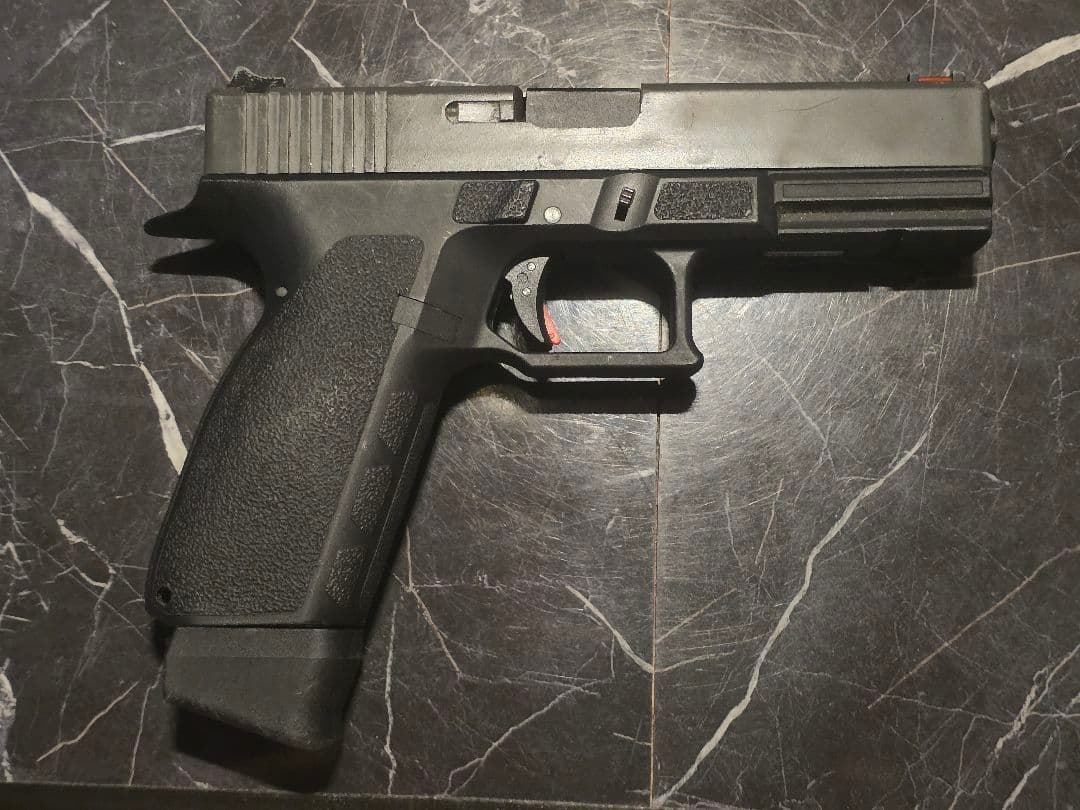 Carbon8製 STRIKERNEUN9 Co2 ガスガン ストライカー9