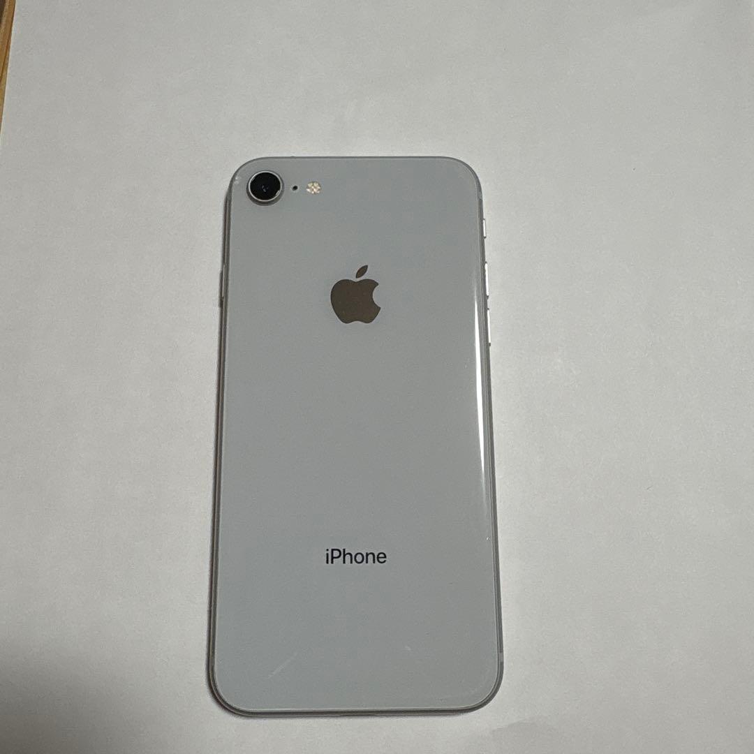 iPhone 8 ホワイト 画面傷あり