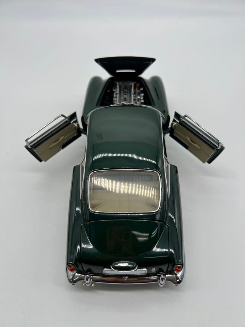 No486ジャンクミニカー1/18箱なしAston Martin DB5