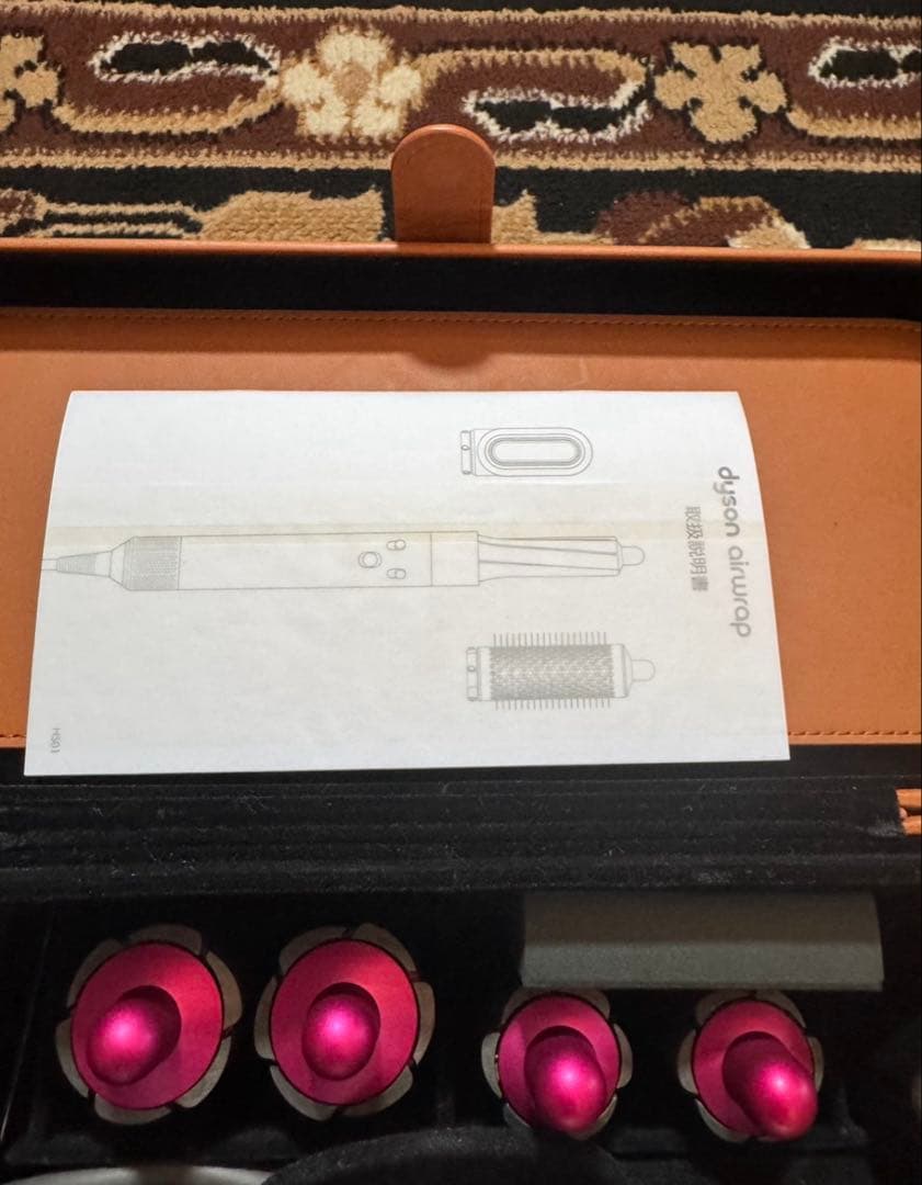 ダイソン Dyson Airwrap Volume+Shape ドライヤー　付属