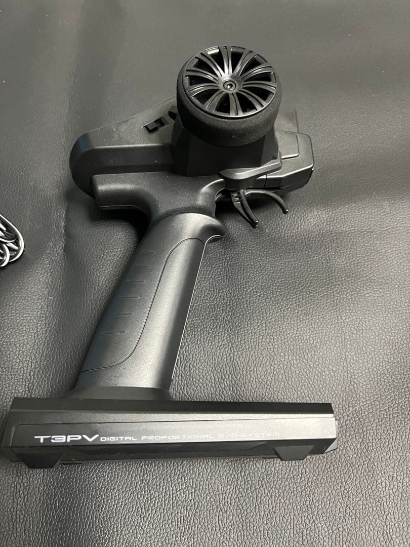 3PV フタバ　送信機、　純正充電器セット