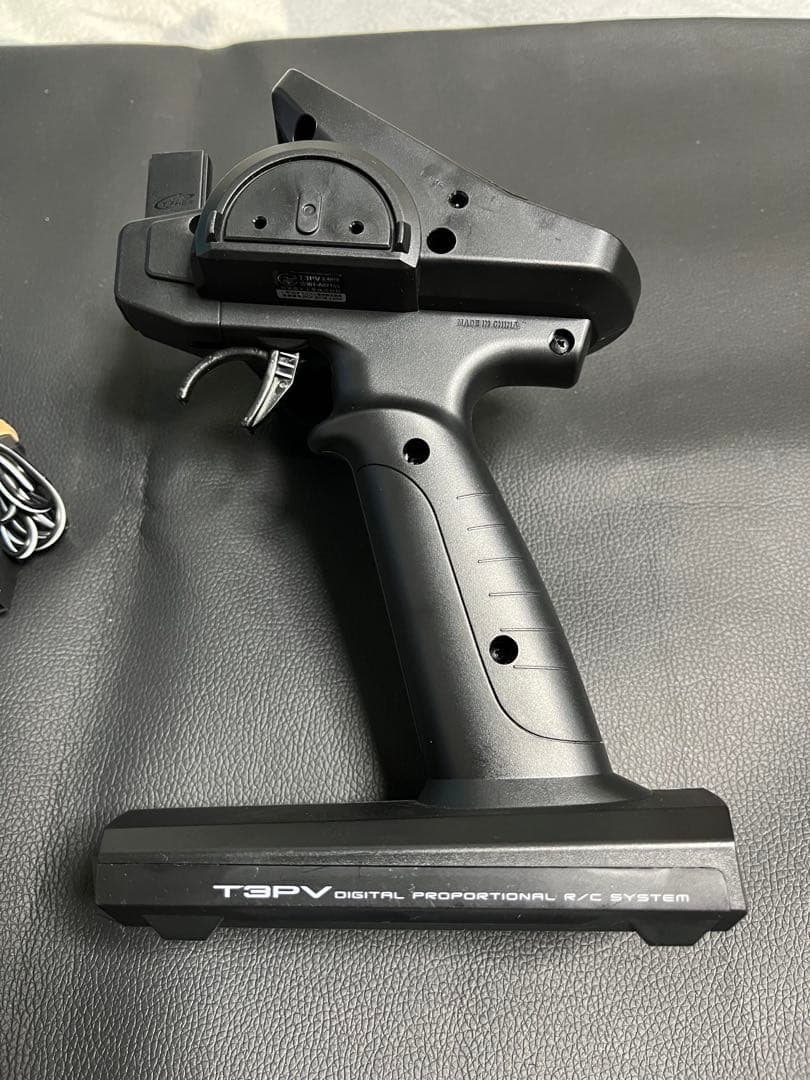 3PV フタバ　送信機、　純正充電器セット