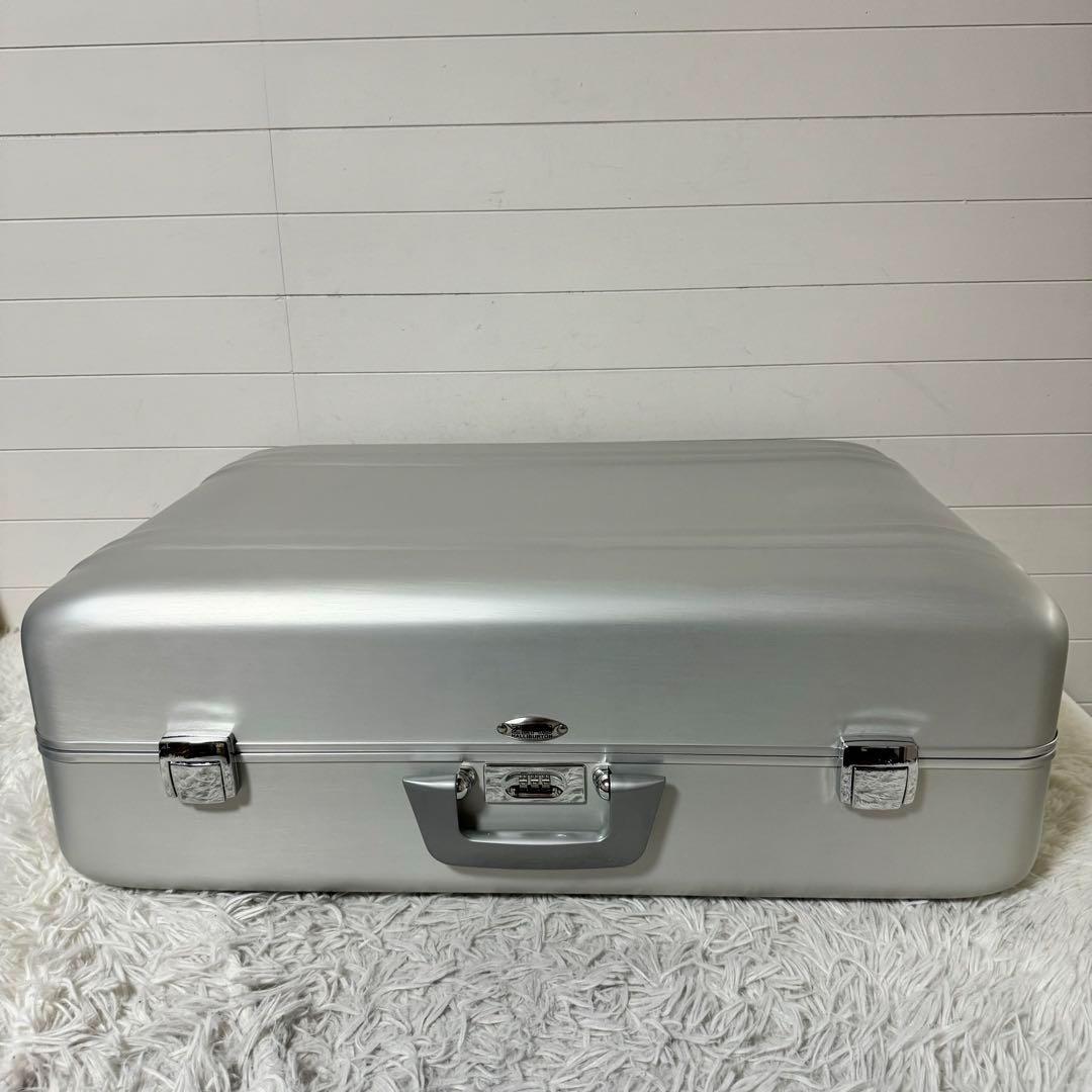 未使用・希少⭐️ゼロハリバートン　カメラケース　アタッシュケース　大容量　アルミ