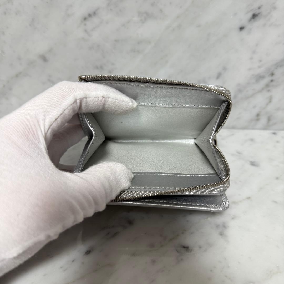新品 未使用 HIROFU ヒロフ 二つ折り財布 銀 シルバー 本革 ジップ