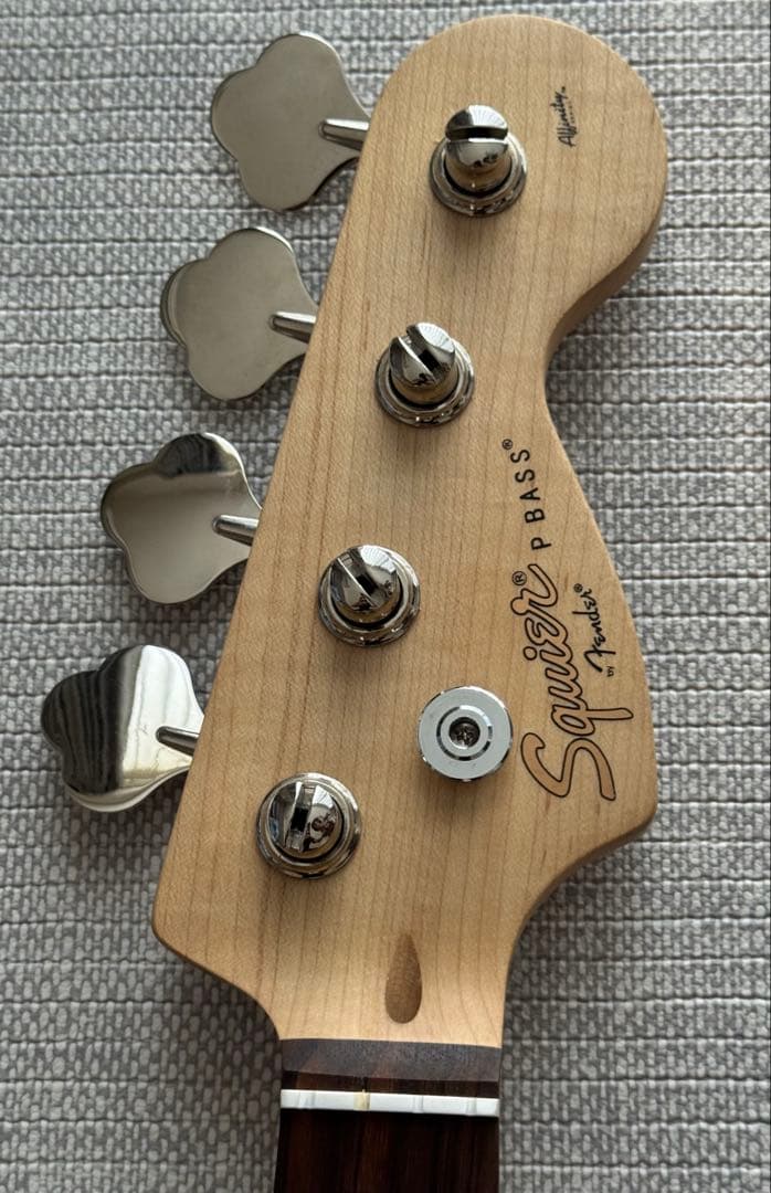 Squirt by fender Black BASS - メルカリ