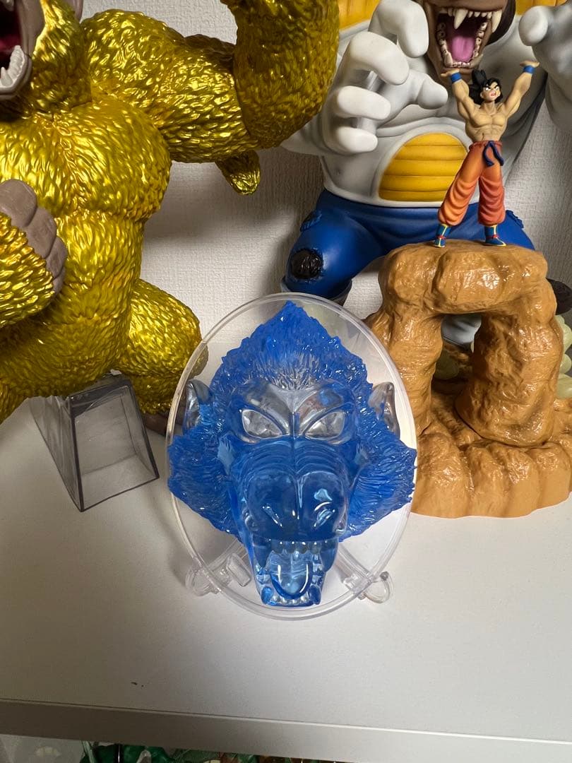 大人気！大猿フィギュア三体セット！大猿クリアディスプレイ付き