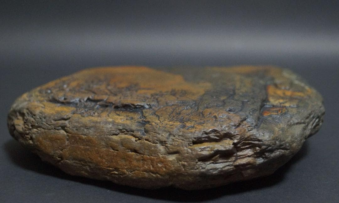 書道具 歙州硯石細工彫り『山水風景図』自然の形文鎮 書斎飾り石