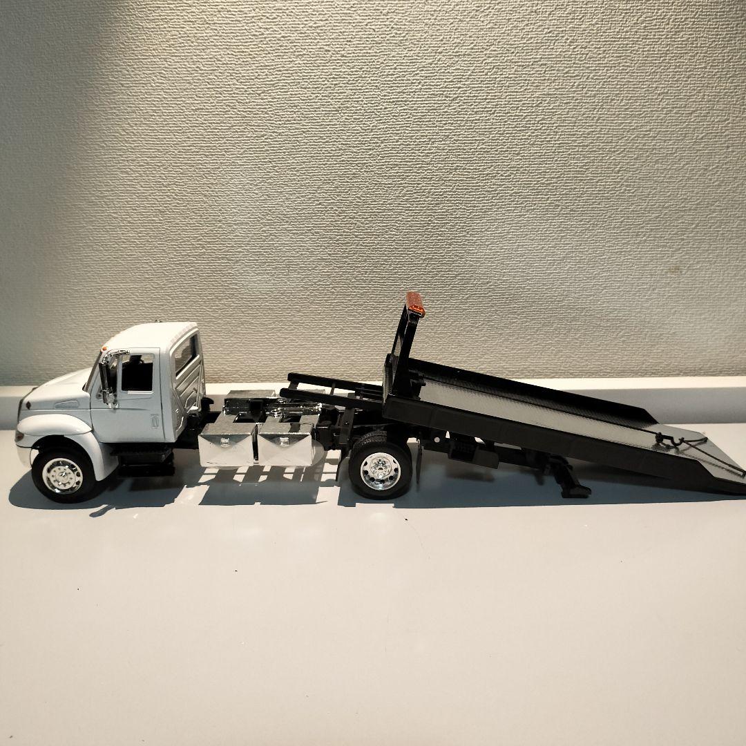 1/24 ミニカー インターナショナル 積載車 レッカー車 ホワイト