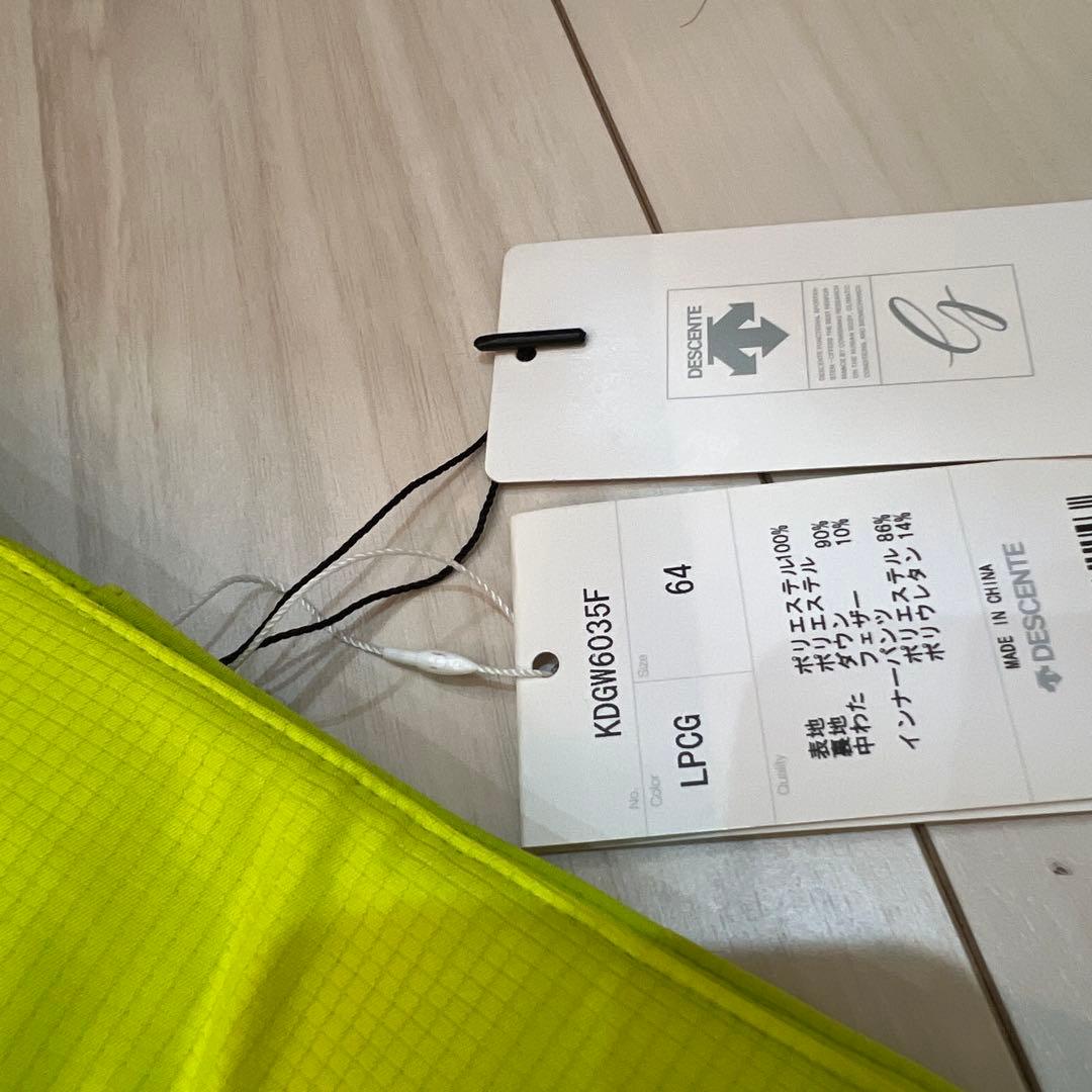 新品　最安値　定価3万以上　半額以下　デサントゴルフ　イエロー　ダウンスカート