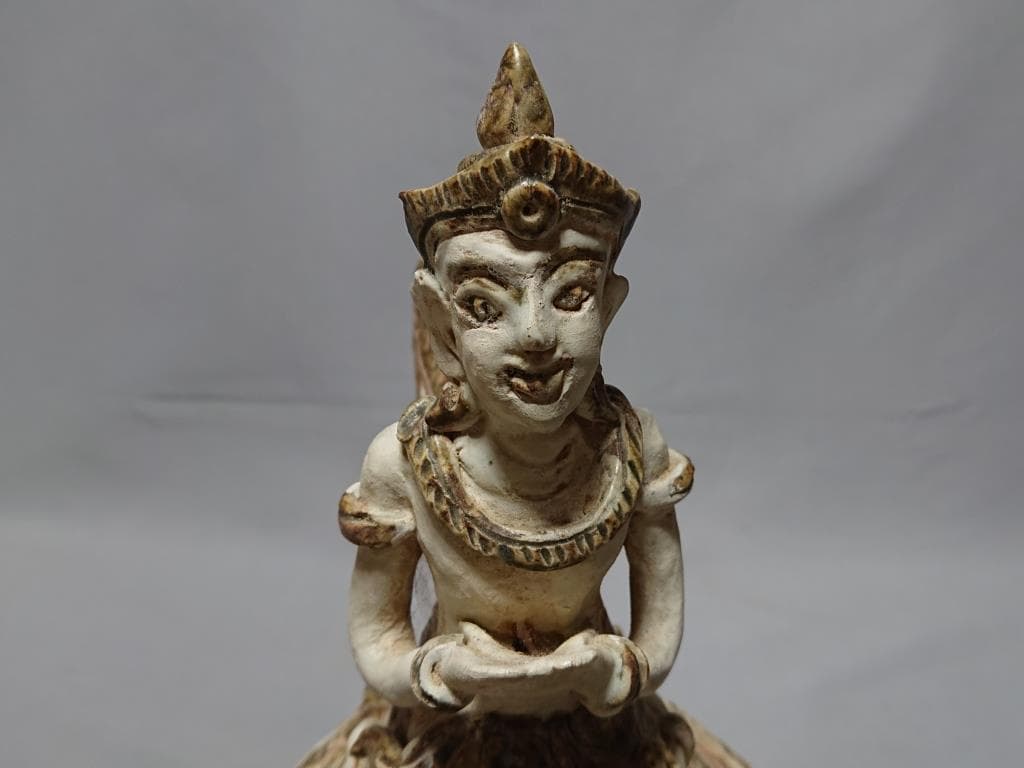 タイ スワンカローク 白濁釉渇彩 霊鳥神像形 水注 15～16世紀