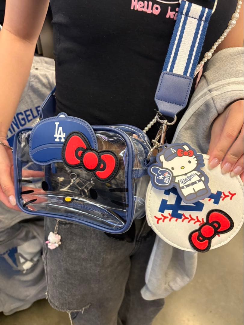 ハローキティ LAドジャース コラボバッグ 社員がプライベートで行った