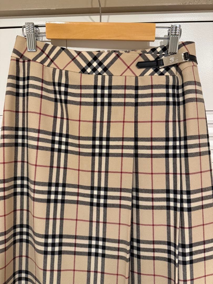 新品未使用　バーバリー　BURBERRY ベージュ　プリーツスカート