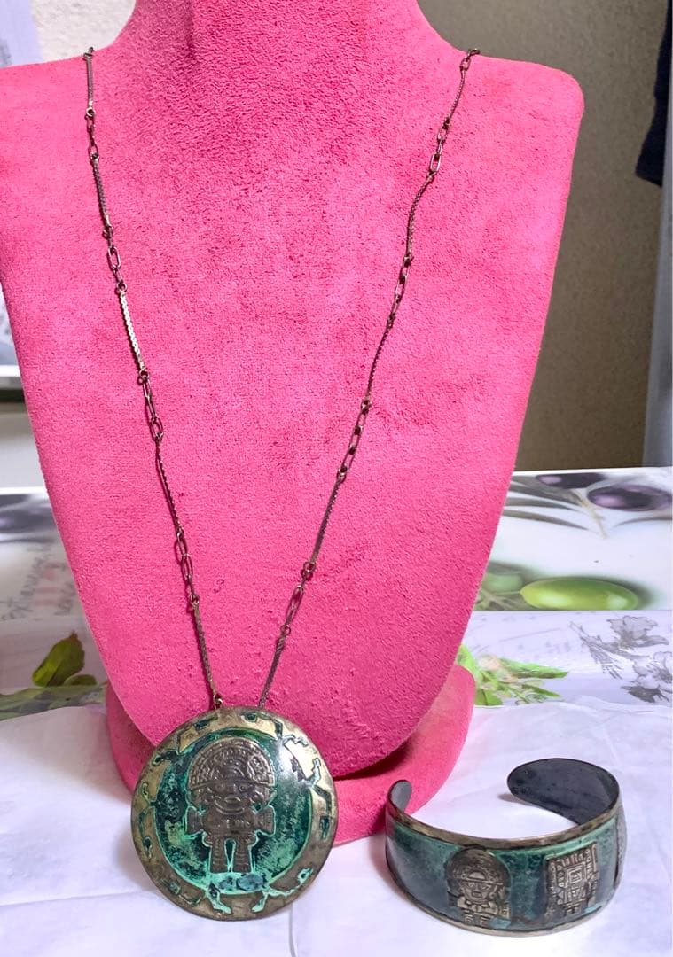 インディアンジュエリー 真っ赤な赤珊瑚 ペンダント ピンブローチ