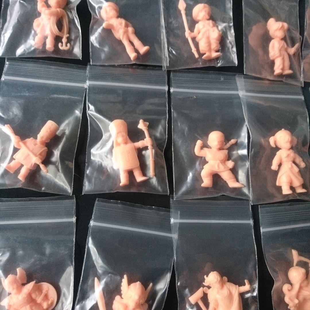 当時物 ドラクエ3 消し フィギュア ガチャ 全種 コンプリート - メルカリ