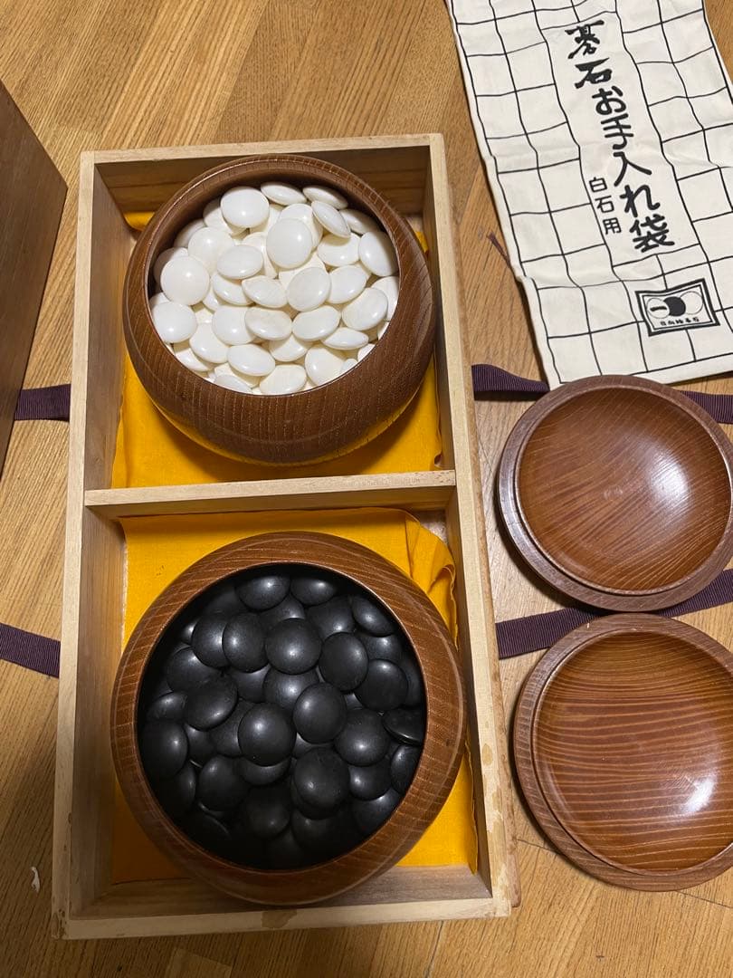 碁石　蛤　那智黒　高級囲碁　白石　黒石碁笥付き　桐箱
