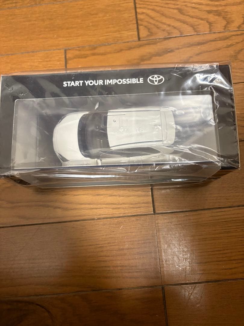 Yaris Cross ミニカー ホワイト