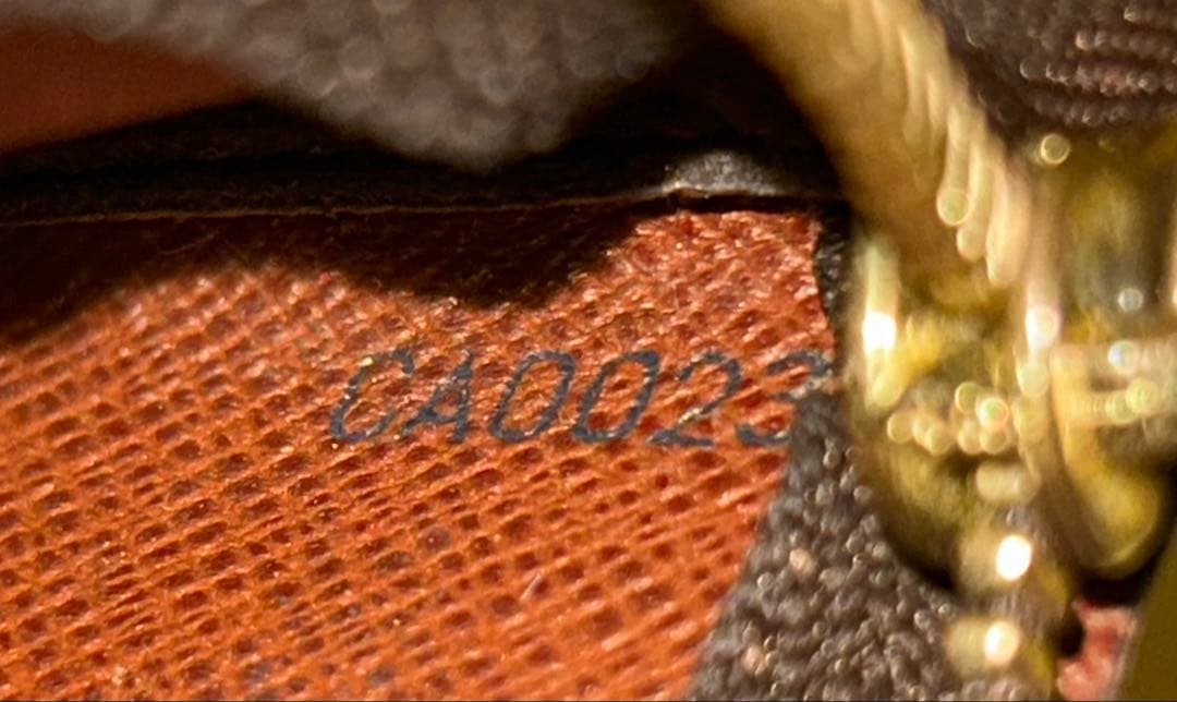 LOUIS VUITTON ケース ポシェットクレ M62650