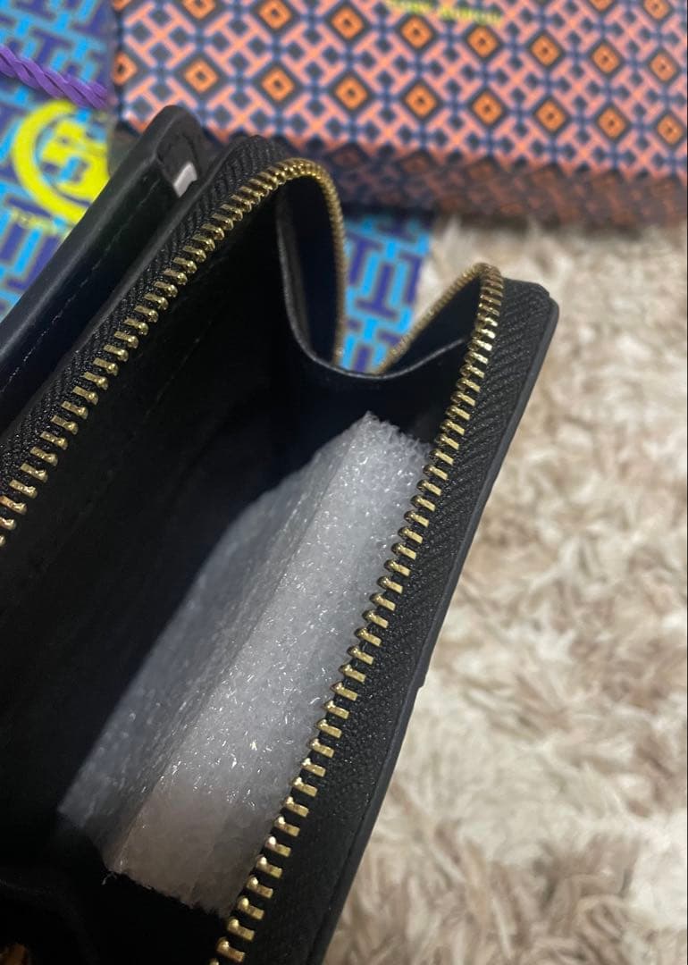 ち*ま様 【箱付き】トリーバーチ 二つ折り配布