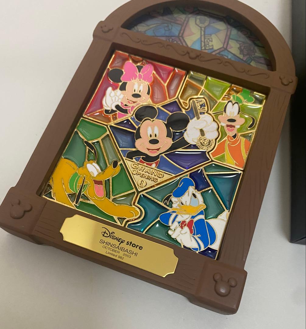 ディズニーストア ステンドグラスピン 限定品 心斎橋店オープン記念