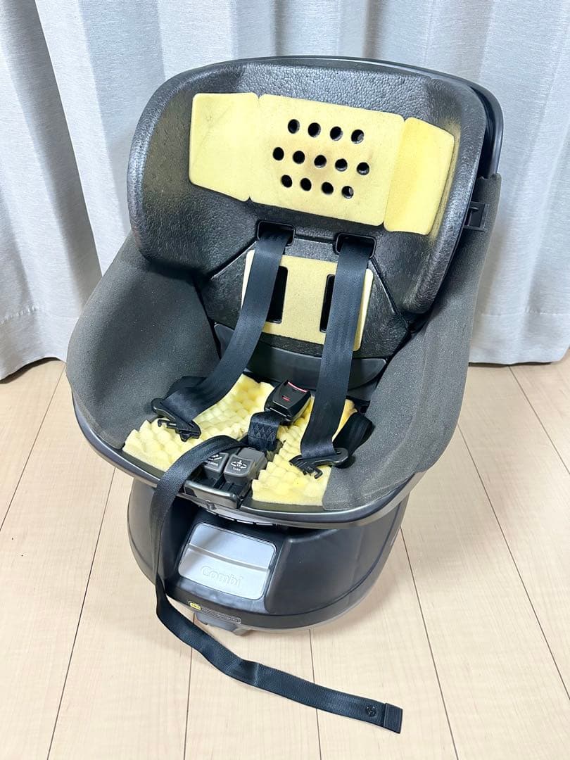 Combi コンビ ネルーム エッグショック チャイルドシート チタングレー