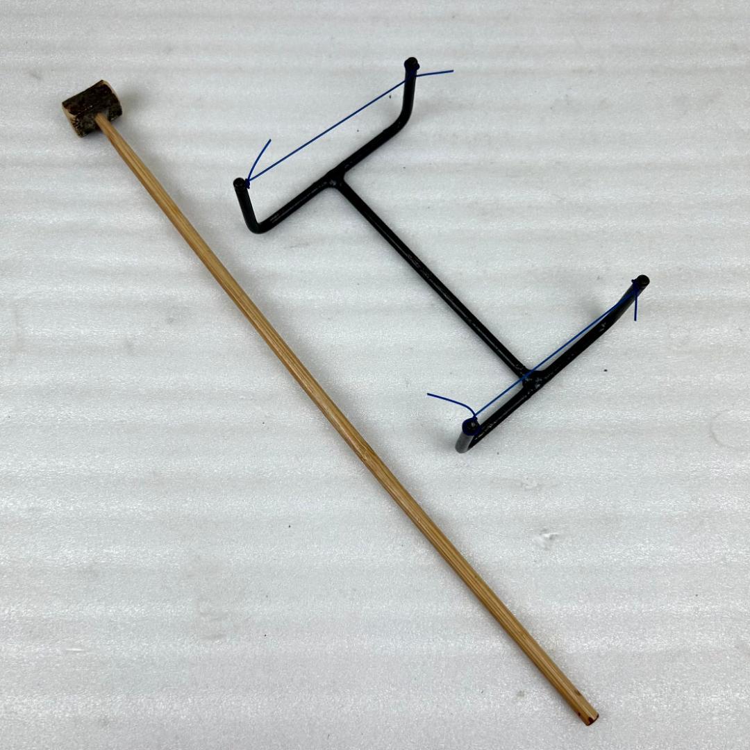 サヌカイト 34㎝ 19㎝ 天然 カンカン石 石琴 たたき棒台座付 楽器 風鈴