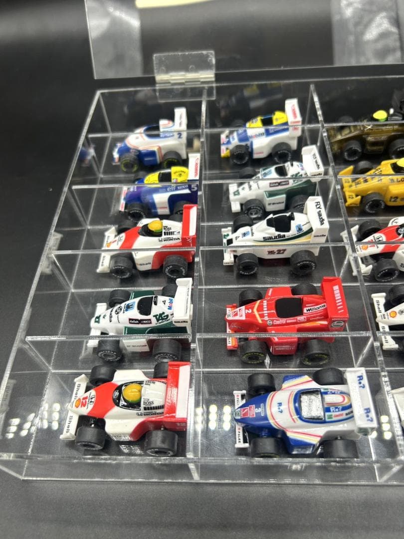 全コンプ・BOSSウィリアムズF1＆セナ財団公認プルバックカー ケース付き