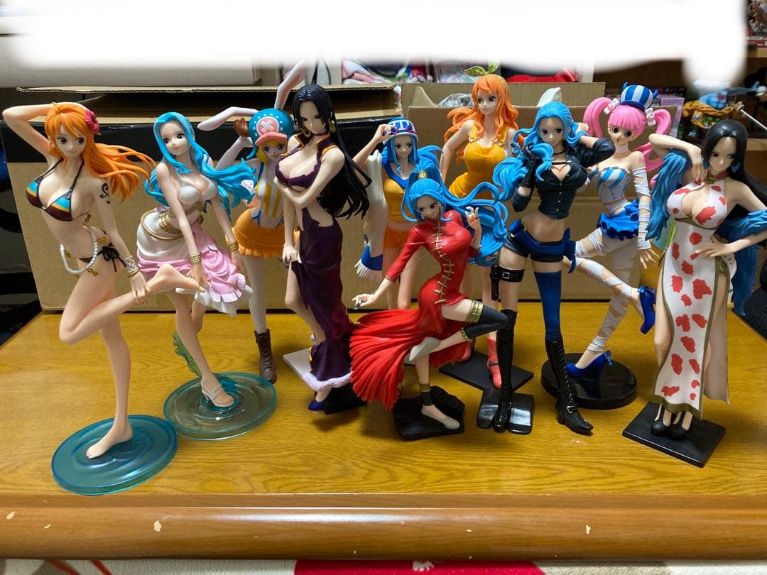 ワンピース】女性キャラGLITTER&GLAMOURS フィギュア10体セット - メルカリ