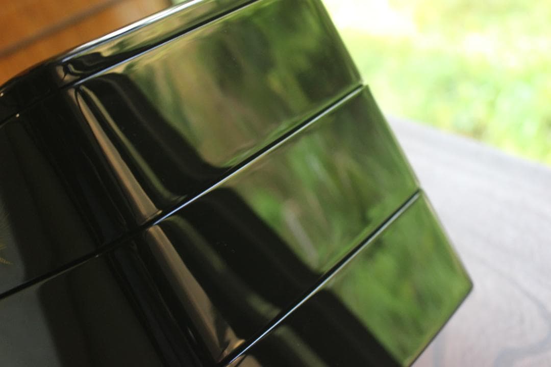 デッドストック！端正な内朱黒漆に極上松沈金の映える三段重（（検重箱お重