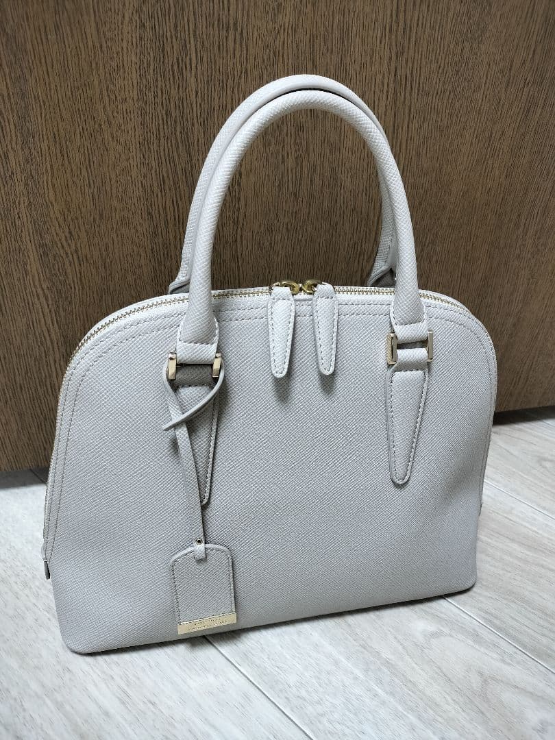 ベージュ　ハンドバッグ　トートバッグ　23区　フォーマルバッグ　ブガッティ型